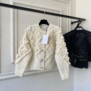 23ss Top vrouwelijke ontwerper Driedimensionaal handgehaakt vest Hoogwaardige trui, de beste kwaliteit damesjas in herfst en winter.
