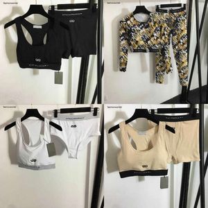 23ss survassement Yoga Suit Womens Designer Clothing Sports Yoga Sweat-Absorbing Breathable and Stretry Corée Edition de haute qualité Vêtements pour femmes