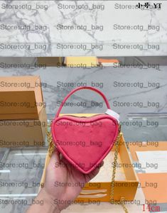 23SS Saint Valentin POP MY HEART Sac M81893 M82041 Femmes Chaînes Bandoulière Bubblegram Coeur Amour Sac À Main Broderie Monogrammes Matelassé En Cuir Souple Avec Dessus