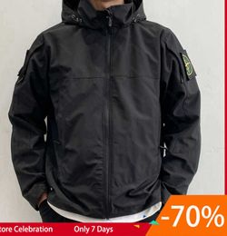 23ss impermeable Chaquetas de doble capa al aire libre Marca Hombres Solapa Abrigos con cremallera de metal Patchwork Trench Stone Hombre Manga Epaulet Sports Jogger Island Abrigos casuales5