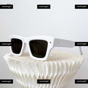 23SS Femmes et hommes Lunettes de soleil de créateurs Verres de pare-soleil de haute qualité Lunettes Accessoires en option multicolores Y compris étui à lunettes nouvel arr