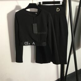 23SS Women Designer Two Piece Dress Sets Suits avec lettres Imprimes filles Milan Runway Brand Yoga Outwear Pullover Sweatshirt Crop