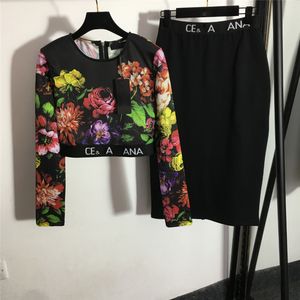 23SS Women Designer Tweedelige kledingsets met bloemenletters Print Girls Milan Runway Brand Yoga Outwear Pullover Sweatshirt Crop Tops Shirts en Midi Sets Sets
