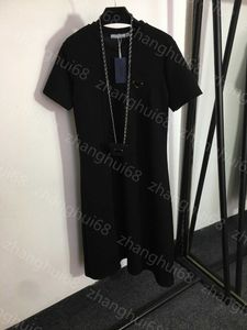 23ss damesjurk designer dameskleding zomerjurken Chain Heuptasje verfraaid T-shirtjurk met korte mouwen T-rok Hoge kwaliteit dameskleding