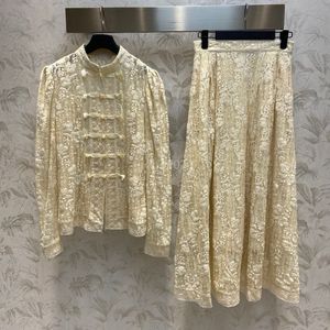 23SS Diseñador de algodón para mujer Conjuntos de vestidos de dos piezas Trajes con bordado de encaje Niñas Milan Runway Marca Outwear Blusa con mangas abullonadas Blusas cortas Camisas y conjuntos de faldas midi