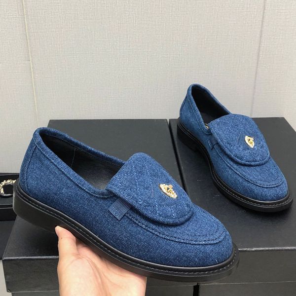 23ss Femmes Chaussures Habillées Designer Denim Mocassins Talons Chunky 4cm Matériel De Texture Matelassée Matelasse Dames Sandales Rétro Rose Bleu Noir Chaussure Décontractée Avec Sac À Poussière