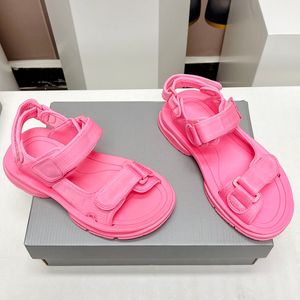 23SS dames platform hakken sandalen ontwerper roze slingbacks jurk schoen dames slippers buiten strandschoen rubberen zool vrije tijd schoen retro zwarte glijbanen met stofzak