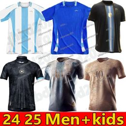 24 25 Argentina Soccer Jerseys 2023 2024 Hombres Kit para niños 22 23 Maradona Dybala Messi Di María Martínez Allister Insignia especial Jugador Maillots de Football Shirts