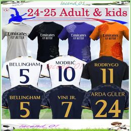 24 25 Jerseys de fútbol de Bellingham Real madrids 2024 2025 Vini Jr Mbappe Camavinga Rodrygo Rudiger Modric Kroos Tchouameni Valverde Hombres Camisa de niños Uniformes