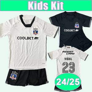 24 25 Colo Colo Kid Kit Soccer Jerseys Vidal Bolados Parra D. Pizarro Pavez Palacios Fuentes Gil Wiemberg Zavala Benegas Falcon Home Football Shirts