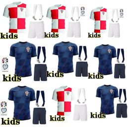 24/25 Croacia Países de la Copa del Mundo MODRIC Copa del Mundo camisetas de fútbol equipo nacional MANDZUKIC PERISIC KALINIC Croacia camiseta KOVACIC Rakitic Kramaric Kids Kit uniformes