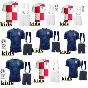 24/25 Pays de la Coupe du monde de Croatie MODRIC Maillots de football de la Coupe du monde équipe nationale MANDZUKIC PERISIC KALINIC Chemise de Croatie KOVACIC Rakitic Kramaric Uniformes pour enfants