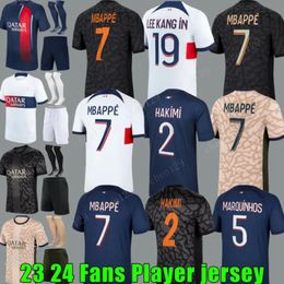 24 25 DEMBELE BARCOLA Voetbalshirts Maillot Foot Kit MBAPPE 2024 2025 HAKIMI ZAIRE-EMERY MUANI RAMOS Vierde Heren Kinder Enfants Set Voetbalshirts PsGS MARQUINHOS