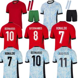 24 25 Euro Portugal Jerseys de football Joao Felix Pepe Bermardo B.Fernandes Camisa de Futebol J.Moutinho Football Shirt Hen Kids Kit Kit Women Ronaldo Portugais