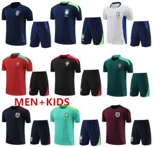 24 25 Coupe d'Europe à manches courtes Sports Sports Allemagne Espagne Portugal Men de formation Maillot de soccer à manches courtes Taille: 16 / 2xl