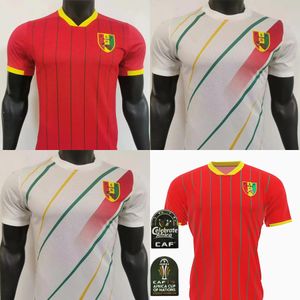 24 25 Guinee Nationaal Team Speler Voetbalshirts Guin Camano Kante Traore Thuis En Wit rood Guinee 2024 2025 Voetbalshirt Uniformen