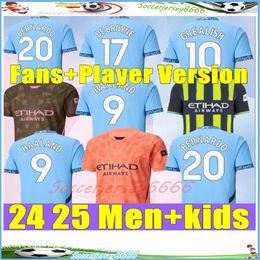 24 25 Haaland voetbaltruien GREALISH DE BRUYNE FODEN MANS CITYS MAHREZ BERNARDO 2025 2024 J. Alvarez Stones Football Shirt Kids Set uniformen