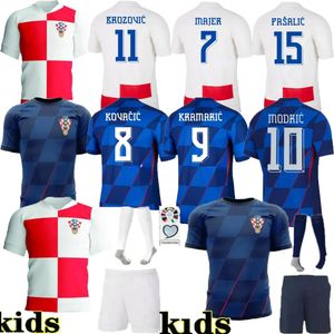 24 25 Croacia Modric World Cup Jerseys Equipo nacional Mandzukic Perisic Kalinic 2024 Croacia Camisa de fútbol Kovacic Rakitic Kramaric Men Kit Uniformes