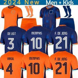 24 25 Pays-Bas Shirt Football Memphis European Holland Soccer Jersey Hollandais hommes Kits Kits à la maison FDE Jong Jong Virgil Dumfries Bergvijn Shirt Xavi Gakpo Set