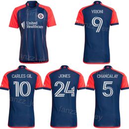 24-25 Soccer FC Revolution 9 Giacomo Vrioni Jerseys 8 Matt Polster 24 DeJuan Jones 5 Tomas Chancalay 1 Henrich Ravas 10 Carles Gil 17 Bobby Wood Kits de camiseta de fútbol