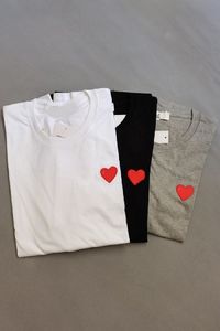 24 Couleur Jouer Mode Hommes Jouer T-shirt Designer Coeur Rouge Casual Femmes T-Shirts Quanlity Coton Broderie À Manches Courtes D'été tops Tee