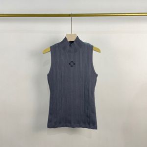 24 designers Tops pour femmes t-shirks camis coffre lettre t-shirt Nouveau demi-col routeur à col roulé brodé sans manches