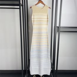 24 jurken Vestidos lente/zomer gradiëntgolf streep streep ronde nek mouwloze gebreide jurken jurken voor vrouwen