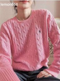 24 Cañas de mujer de moda de moda Camas de invierno Nuevo manga larga Twist vintage Knited Sweater Mujer rosa gris negro de tejido de punto de punto