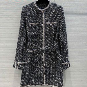 24 FW Damesjassen Jas Geborduurd Katoen Tweed Blouson Met Kristallen Letterknopen Vintage Designer Jas Meisjes Milan Runway Designer Tops Uitloper Blazer Jurken