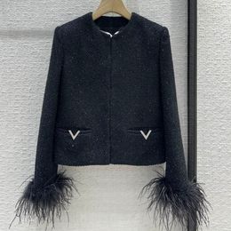 24 FW Manteaux pour femmes Veste brodée courte en lurex tweed Blouson avec plume d'autruche Vintage Designer Coat Girls Milan Runway Designer Tops Braid Outwear Blazer