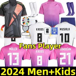 24 Germanys Hummels Gnabry Soccer Uniforms Kit Kroos Werner Draxler Reus Muller Gotze Football Jerseys Kids Fans Kit Version du joueur à la maison