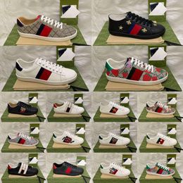 24 Italie Designer Shoes Sneakers Plateforme Low Men Femmes Chaussures Casual Robe Trainers Tiger Broidered Ace Ace Blanc Green rouge 1977S Stripes Mens Shoe Walking Sneaker