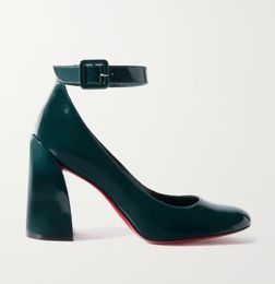 24 Zapatos de diseñador de lujo Sandalia roja Miss Sab Bombas de cuero satinado de 85 mm Zapatos de verano con tirantes en la espalda Sandalias de tacón en bloque Vestido de fiesta de bodas