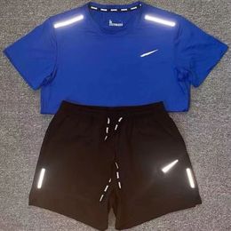 24 Mens tracksuits Tech Set Designer Tracksuit Shirts Shorts Shorts Tweedelig dames Fiess Pak Print Quick Drying and Breathable Sportswear Basketball T-Shirt Jogger