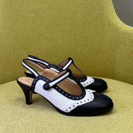 24 Nieuwe cowhide canvas gesneden split teen plat bodem Mary Jane schoenen Cat Heel Back Air Sandals