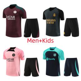 24 nieuwe sportkleding voor heren en kinderen met korte mouwen 2024 voetbal outdoor trainingspak T-shirt shorts voetbaluniform set shorts3