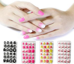 24 stuks in 1 verpakking Druk op kinderen Cartoon valse nageltips Kleurrijke volledige dekking Kid Fake Nail Art voor kleine meisjesAdults7163781