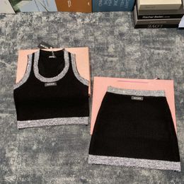 Camiseta de fondo de jueves Femenina Vestido corto 24 Cartas de primavera Temperamento versátiles versátiles Vestidos de dos piezas de una sola talla