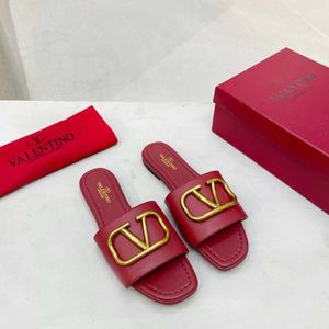 24 lente/zomer nieuwe platte sandalen voor vrouwen