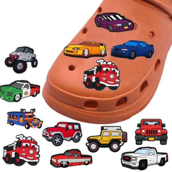 24 style coloré voiture croc breloques en caoutchouc souple shoecharms boucle mode chaussures accessoires obstruer décoration partie cadeau