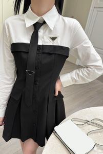 24 Damesoverhemd, geplooide jurk van nylon met paneelwikkel 326
