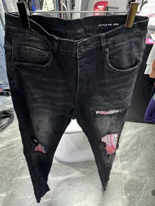 24005 PAARS Heren jeans van hoge kwaliteit Distressed Motorcycle biker jeans Rock Skinny Slim Gescheurde gatstreep Modieus slangenborduurwerk Denim broek