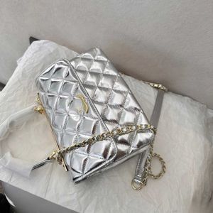 24C Sac à bandoulière Designer Chian Femmes Sac à bandoulière en cuir verni brillant Diamond Check Gold Hardware Boucle en métal Fourre-tout de luxe Matelasse Sacs Robe Sacoche