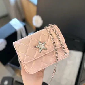 24C Diamonds Silver Star Hardware Bolso de cintura de diseñador para mujer Monedero con mini solapa de 14 cm Cuero acolchado Enrejado de diamantes Matelasse Cadena Hombro Bolso cruzado