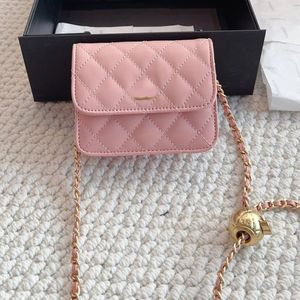 24C Nieuwe modellen Dames Grote Gouden Bal Tas Designer Mini Make-up Tas Luxe Crossbody Tas Metalen Ketting Clutch Bag Mond Rode Tas Mode Diamond Grid Flip Bag Cosmetische tas