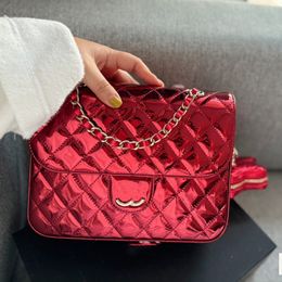 24c Bolsa de estrella roja Mochila 25 cm Diseñador Bolso de hombro para mujer Charol brillante Diamante Tela escocesa Hardware dorado Hebilla de metal Tote de lujo Cadena Matelasse Bolsas de moda