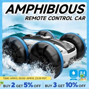 24g amphibie cascadeur télécommandé véhicule à double face tumbling grimpant rc carrents jouet électrique cadeaux de Noël 240417