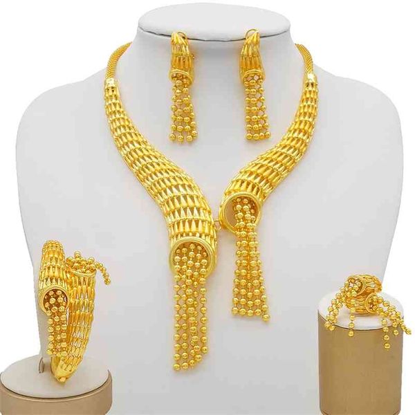 Conjuntos de joyería de color dorado de 24 quilates para mujer Collar de lujo nupcial Pendientes Pulsera Anillo Conjunto Indio Africano Boda Regalos finos 210720