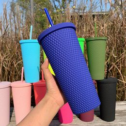 24 oz Tazas de pajitas de plástico Tazas de botellas de agua con tapas y pajitas Vaso grande con tachas de diamantes para beber Vaso frío de verano bb0303