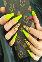 24pcs Couverture complète Extra Long Coffin False Nail Elegant Elegant Shiny Fluorescent Leopard Imprimé Faux Nails For Women Girl Manucure Tools5166997